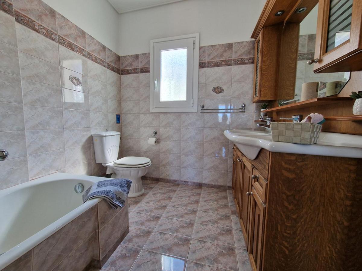 Villa Liana : Luxury Villa With Fantastic Sea View, Near Airport Pórto Ráfti Exteriör bild