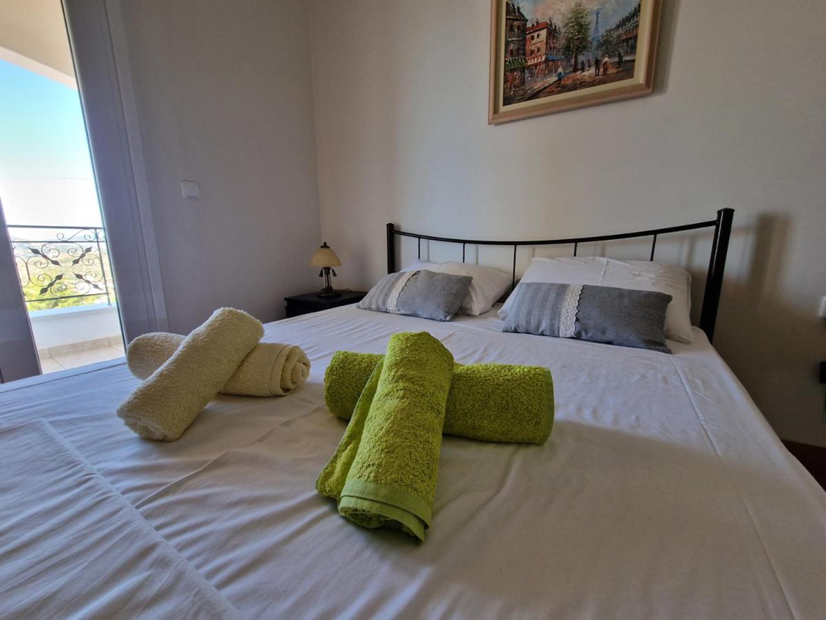 Villa Liana : Luxury Villa With Fantastic Sea View, Near Airport Pórto Ráfti Exteriör bild
